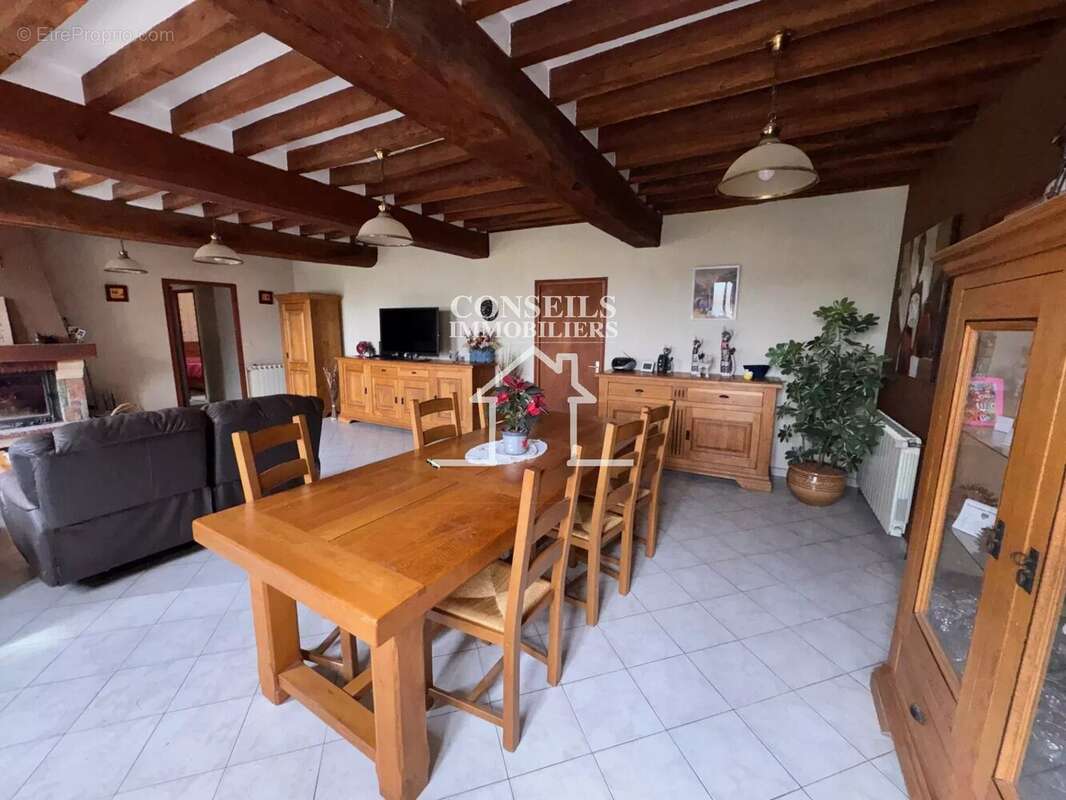 Maison à SAINT-JULIEN-DU-SAULT