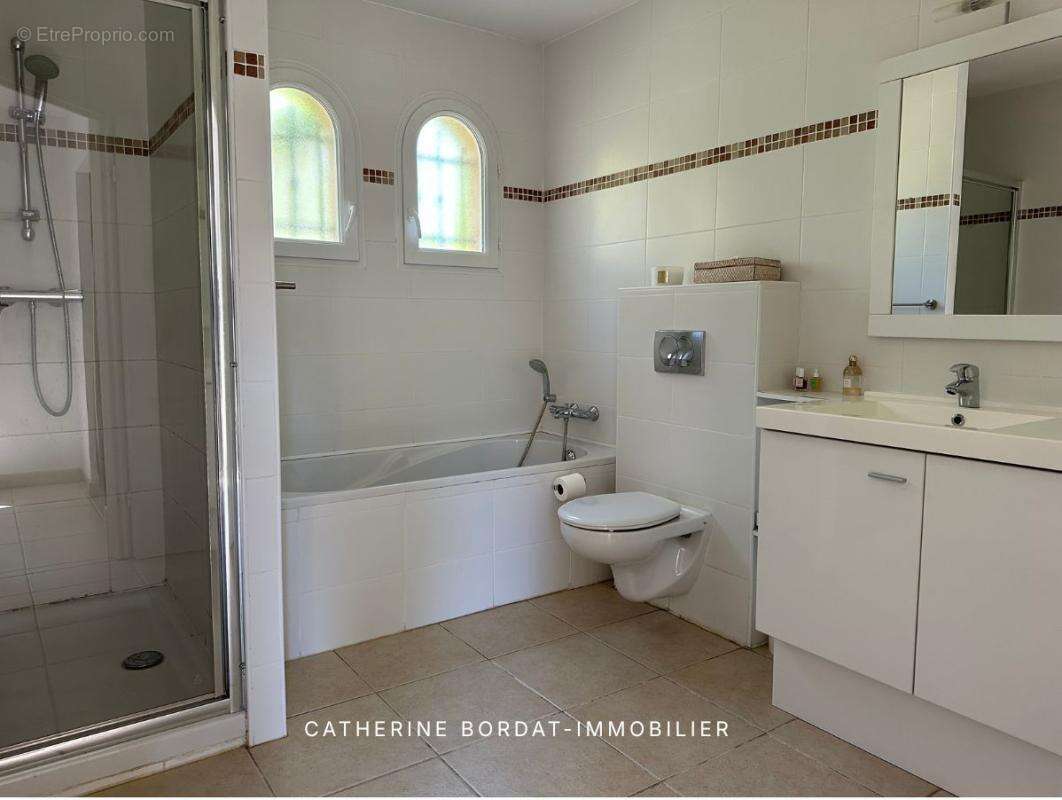 EXCLUSIVITÉ - Maison Mallemort Domaine de Pont Royal 6 pièces 160 m2 - photo 8