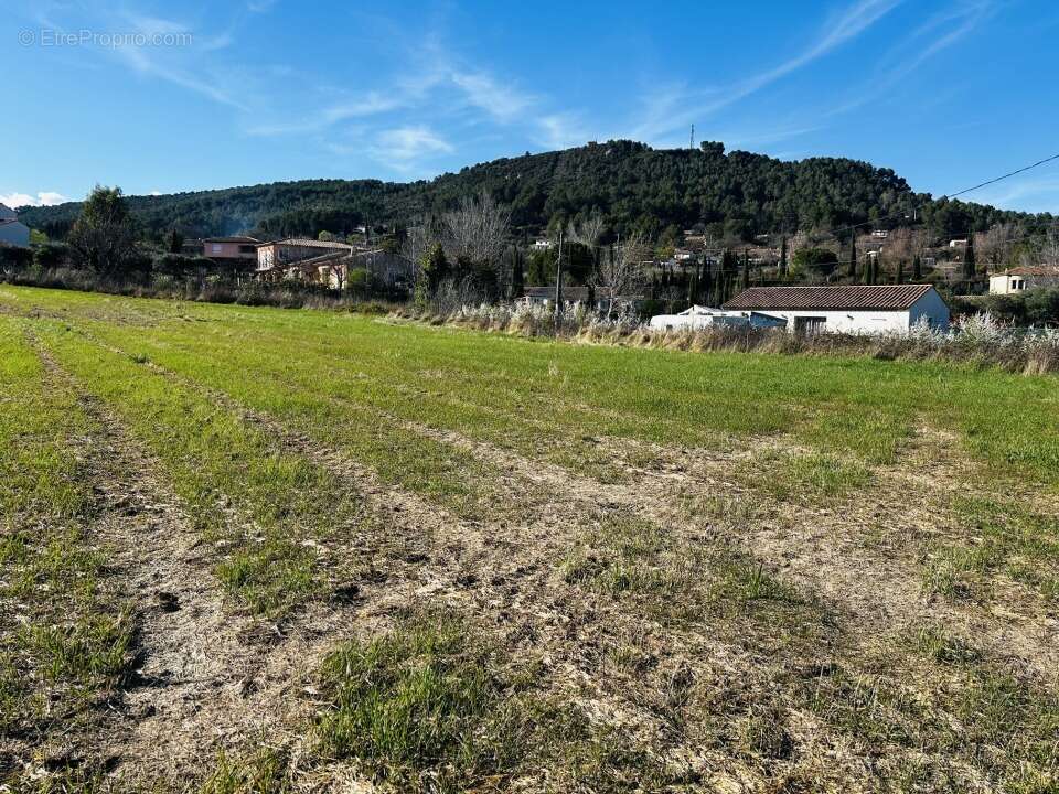 Terrain 900 m² à Salernes  - photo 4