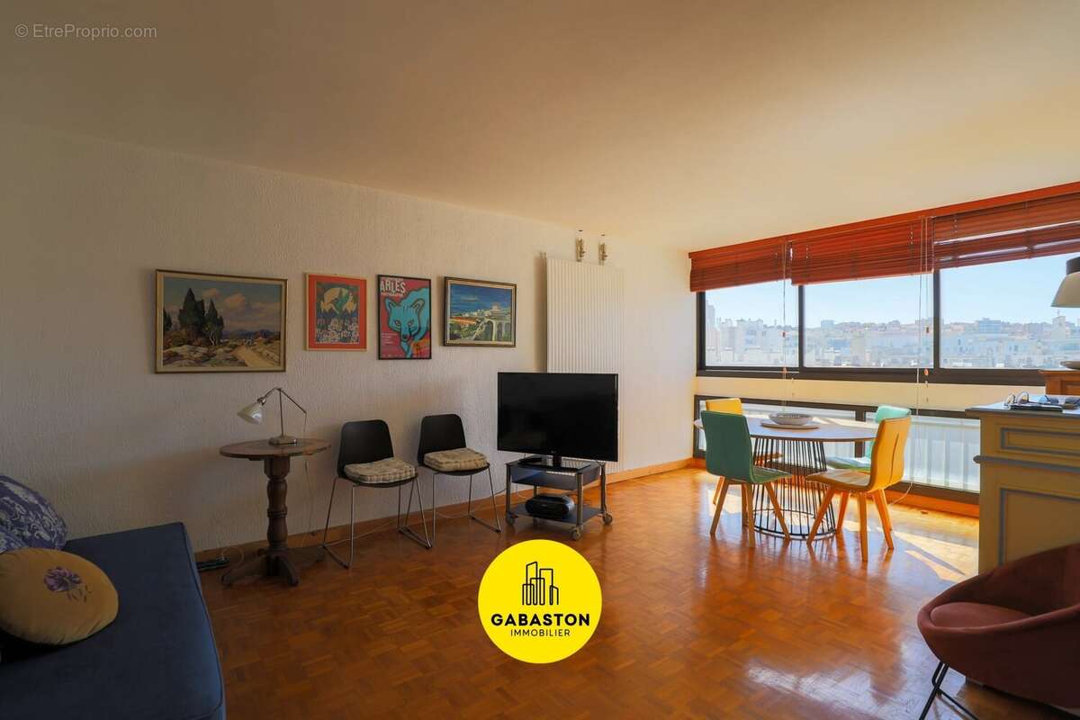 Appartement à MARSEILLE-7E