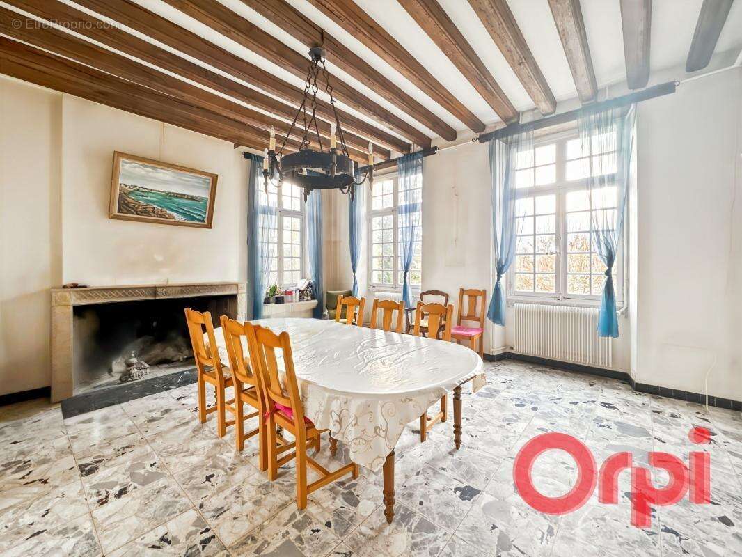 Maison à SAINT-AMAND-MONTROND