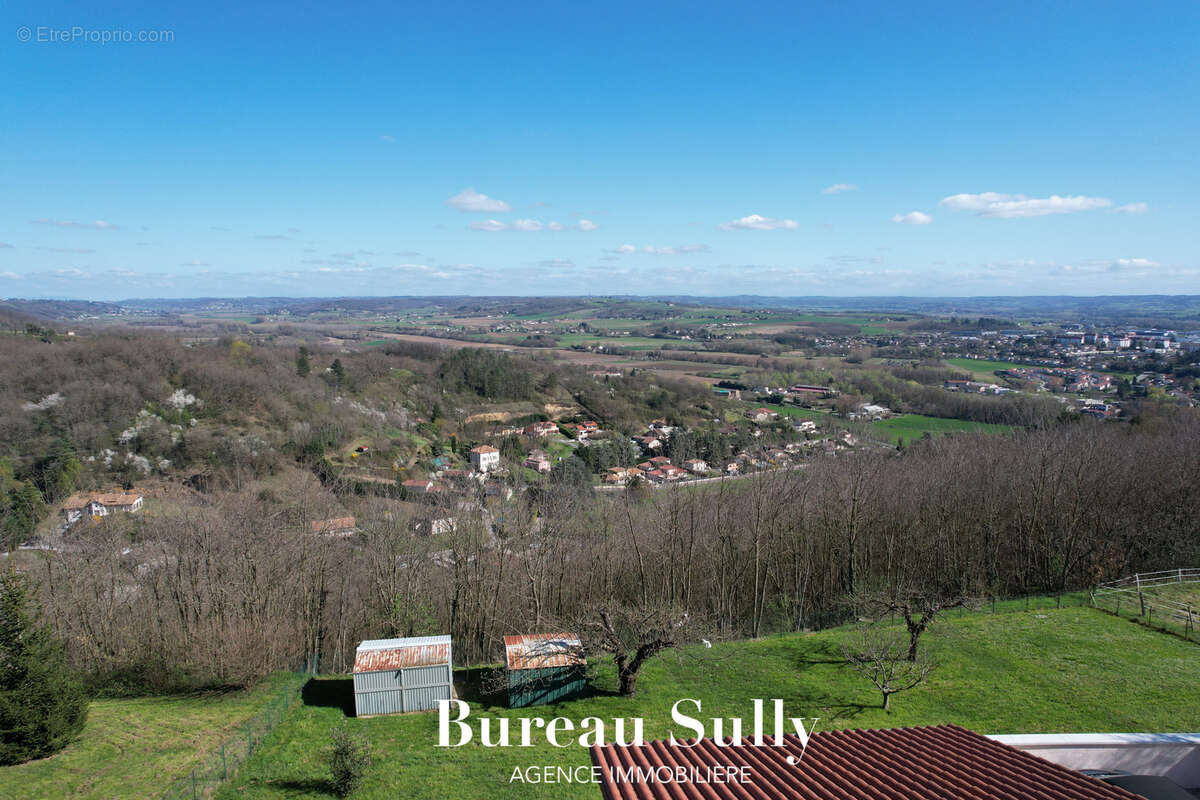 Maison à PONT-EVEQUE