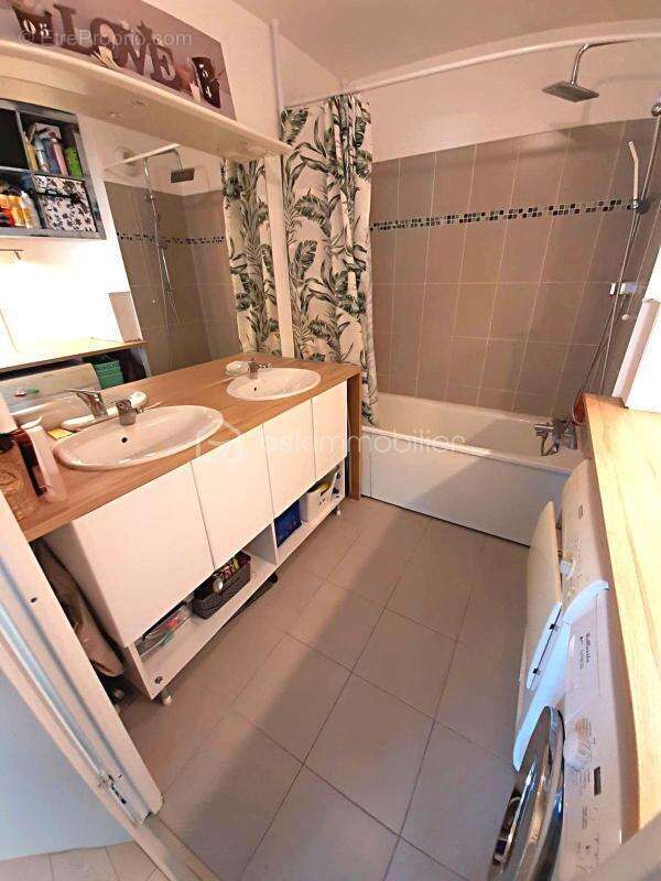 Appartement à FLEURY-MEROGIS