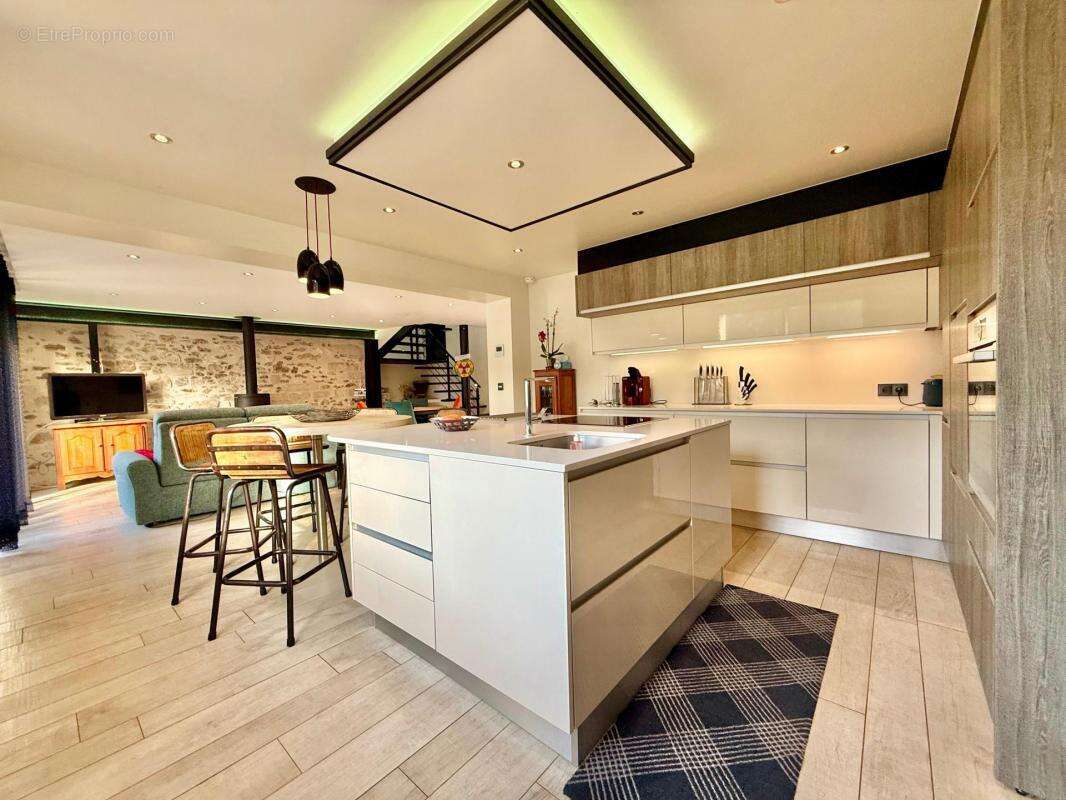 Maison à LE CHATELET-EN-BRIE