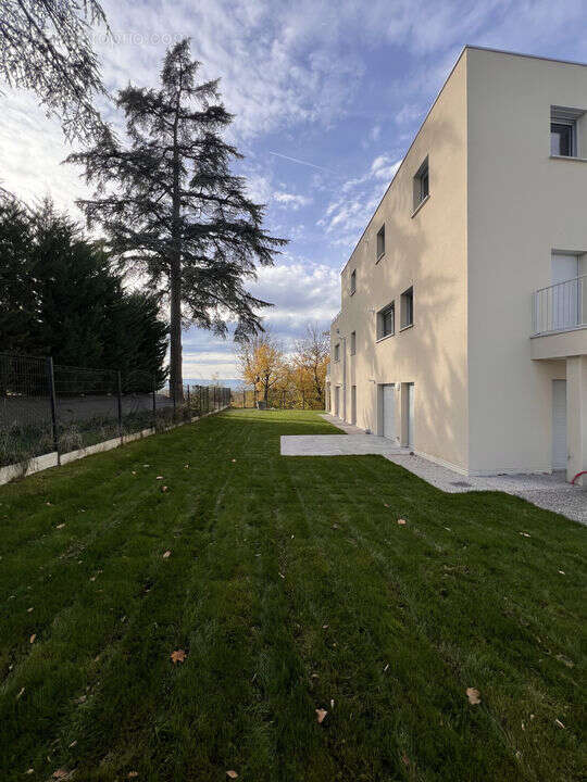 Appartement à VEAUCHE