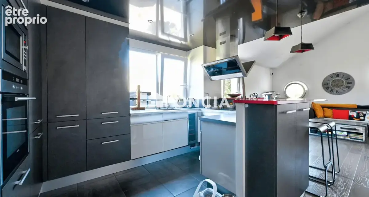 Cergy le haut, 2 mn du rer a et ligne l, appartement au dernier etage avec deux terrasse dont une de plus de 70 m2 sans vis a vi - photo 6