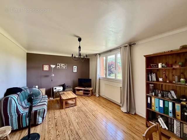 Maison familiale avec jardin et garage - photo 6