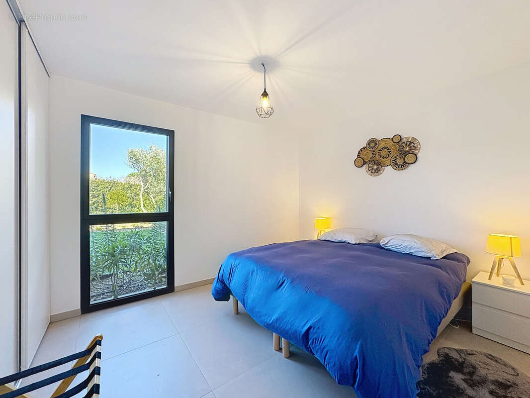 Appartement à SIX-FOURS-LES-PLAGES