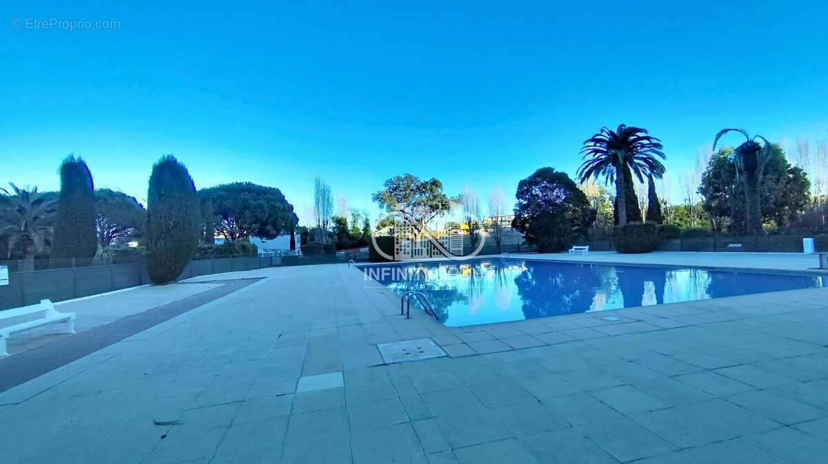 Appartement à MANDELIEU-LA-NAPOULE