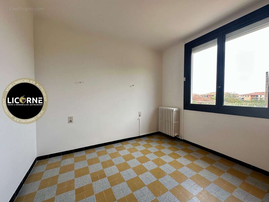 Maison à LE PUY-SAINTE-REPARADE