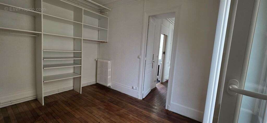 Appartement à LEVALLOIS-PERRET