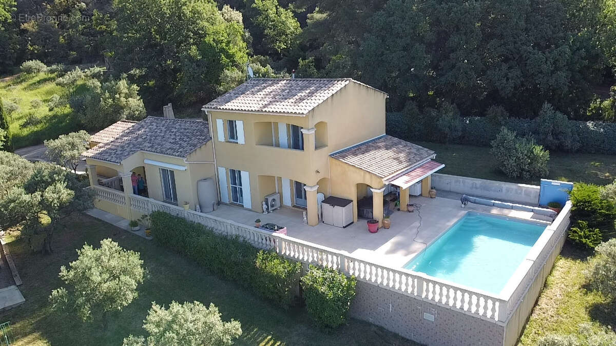 Maison à AUPS