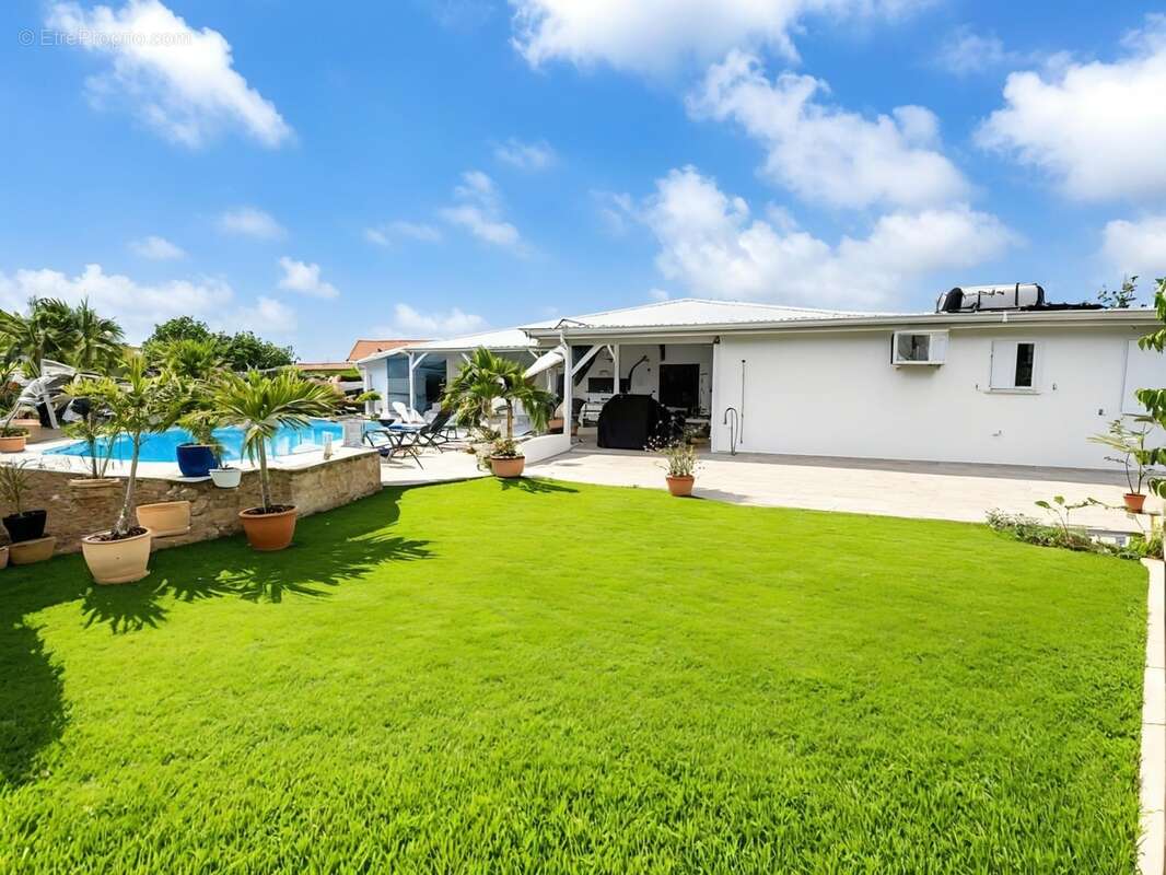 Villa d'exception de plain-pied 6 pièces, avec piscine, vue montagne – Le Gosier LE GOSIER (971) - photo 22