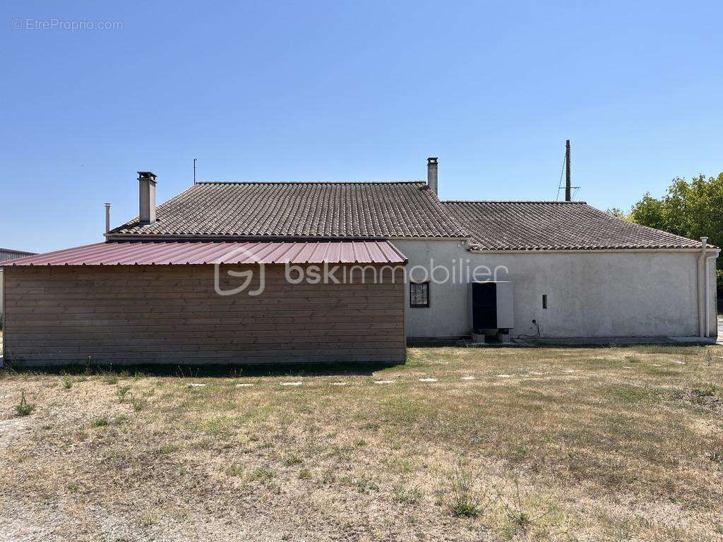 Maison à CORME-ECLUSE