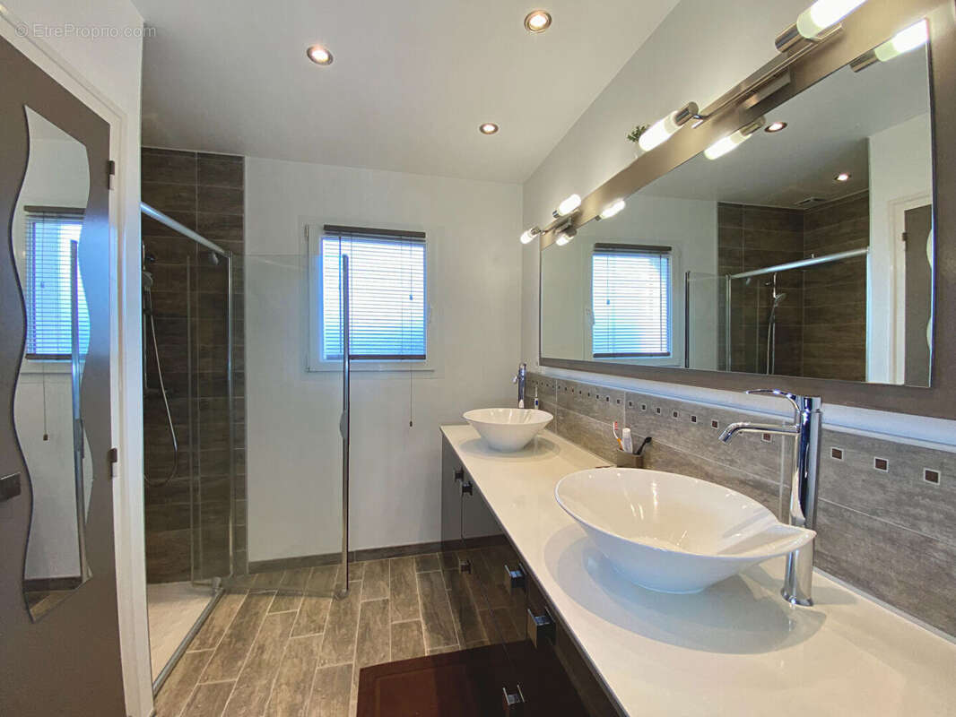 Maison à L&#039;HUISSERIE