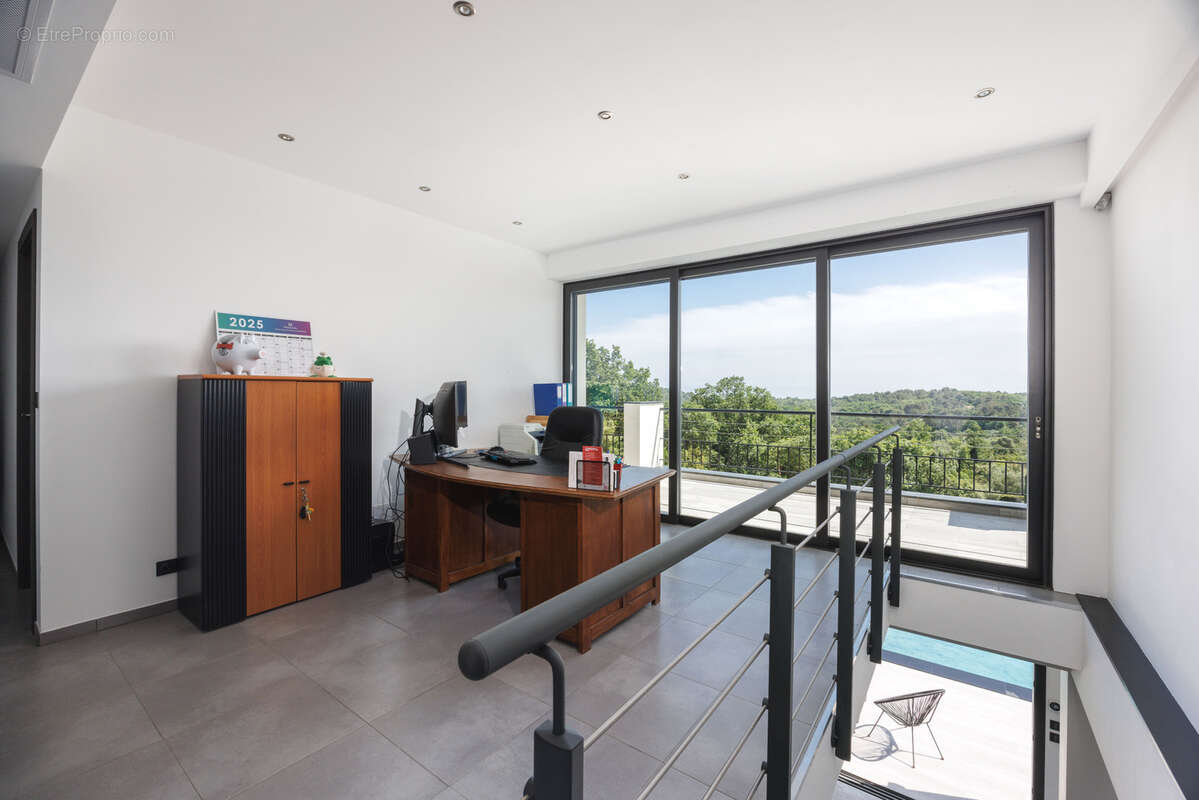 Maison à TOURRETTES-SUR-LOUP