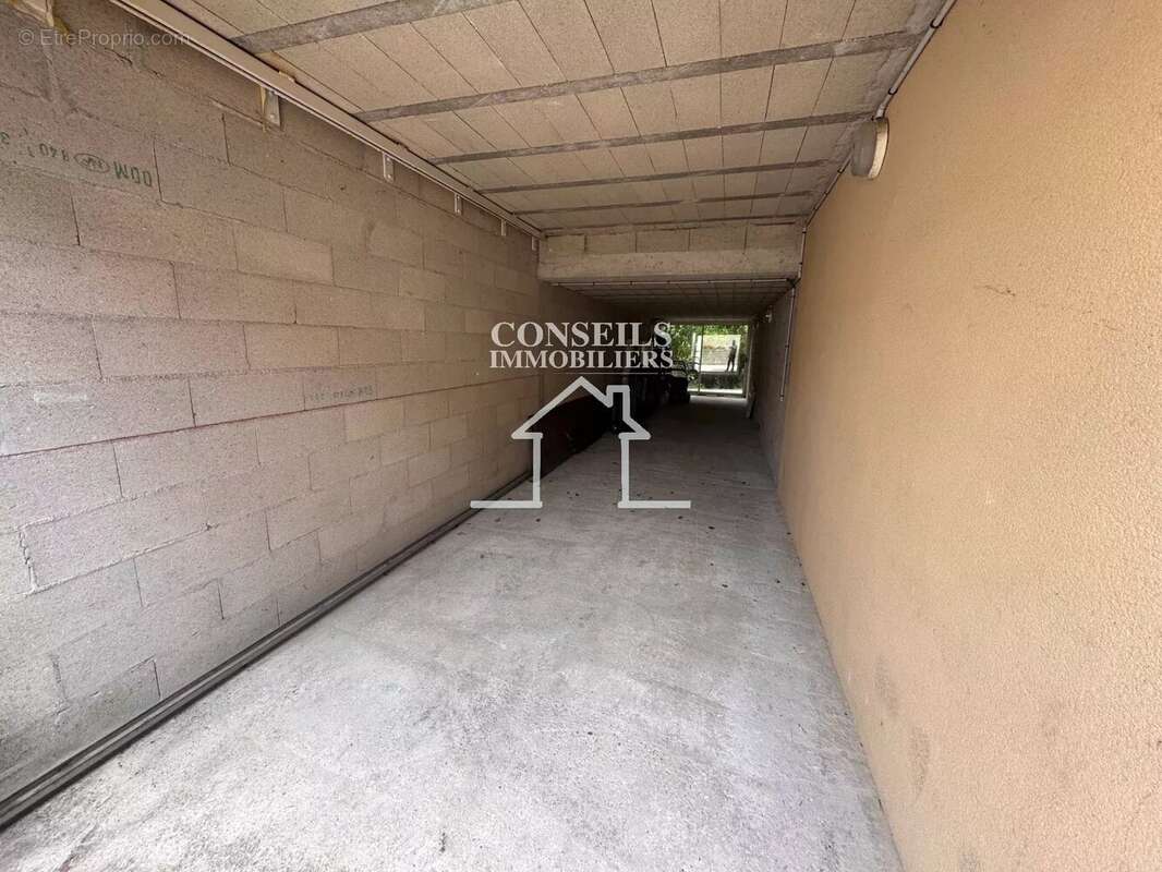 Maison à SAINT-JULIEN-DU-SAULT