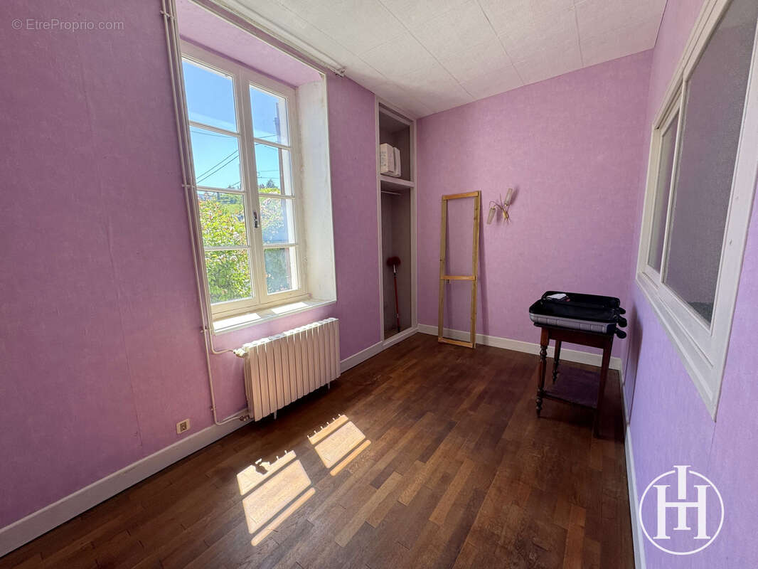 Maison à SAINT-AMAND-MONTROND