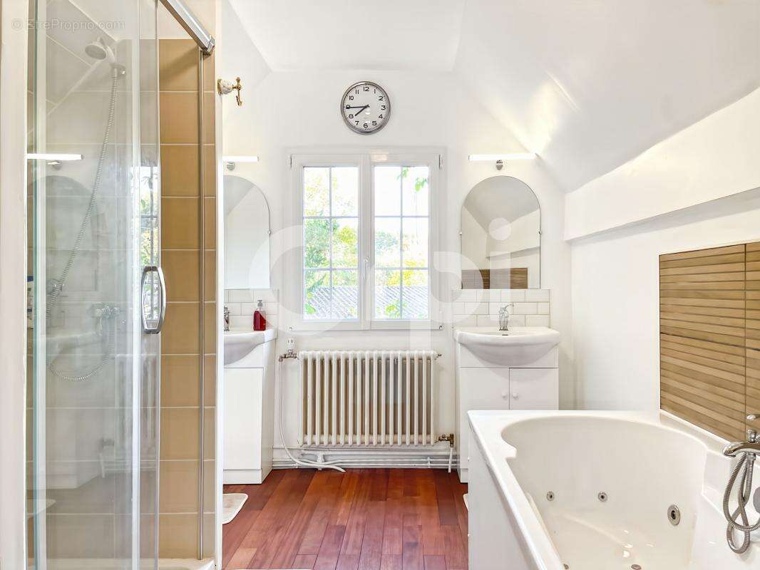 Maison à MARCILLY-LA-CAMPAGNE