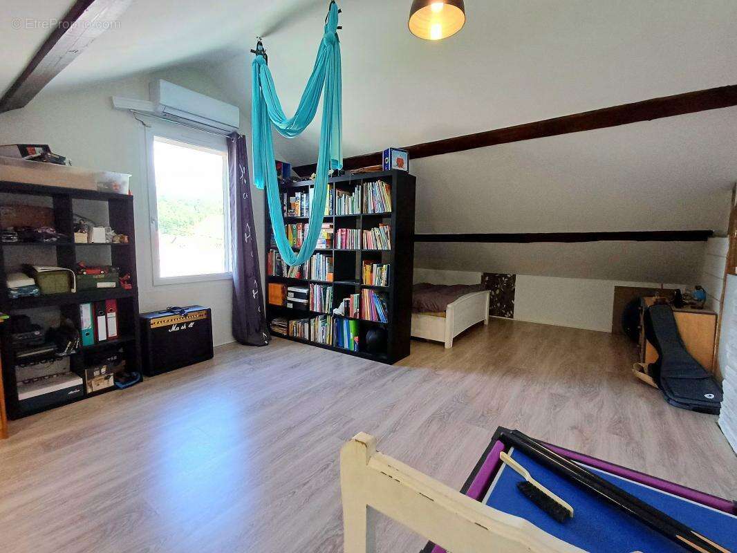 Maison à LES ECHELLES