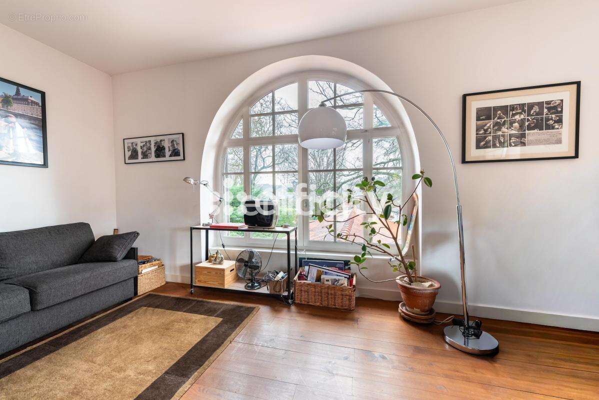 Maison à COLLONGES-AU-MONT-D&#039;OR