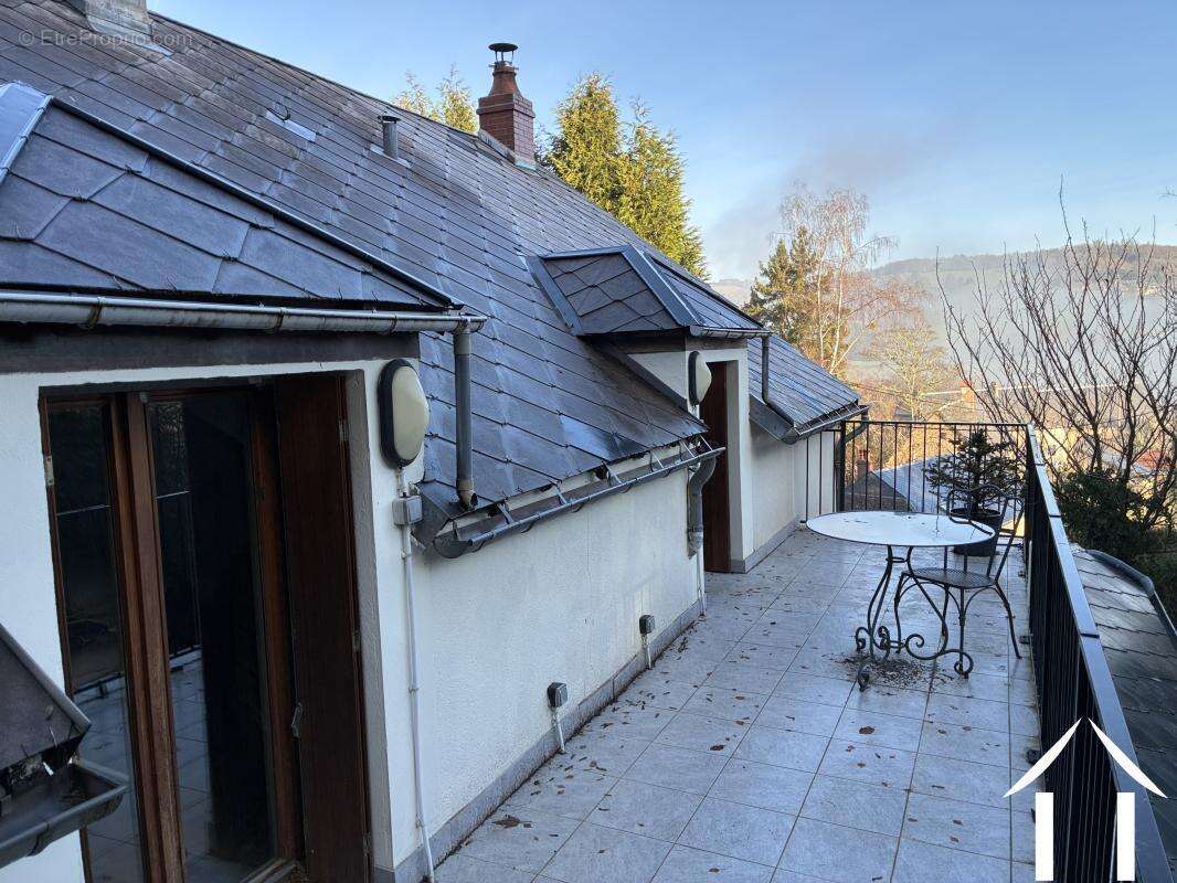 Maison à CUSSY-EN-MORVAN