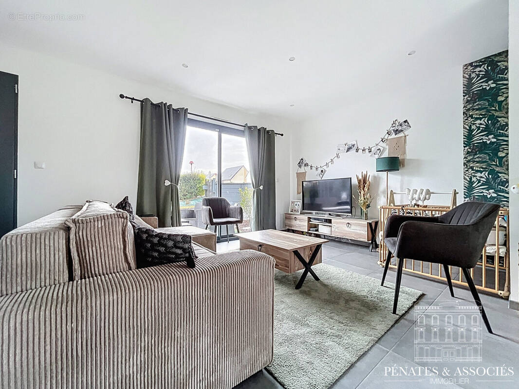 Maison à MESNIL-RAOUL