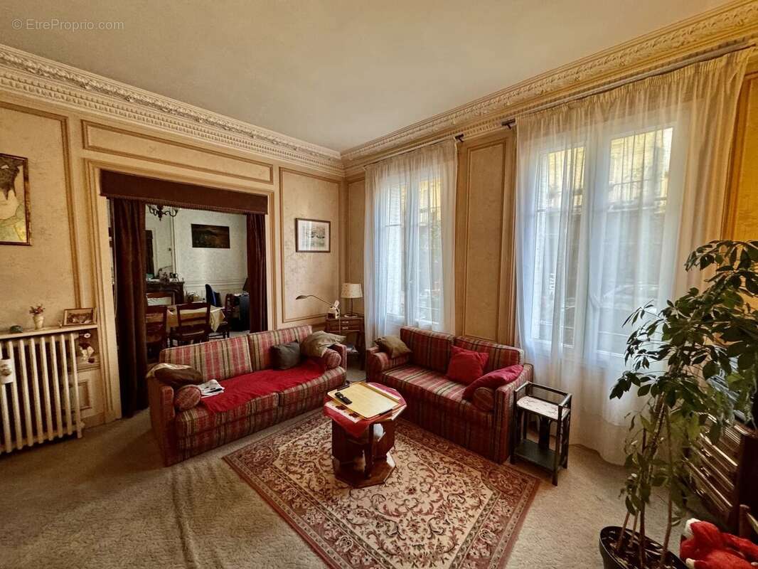 Appartement à NEUILLY-SUR-SEINE