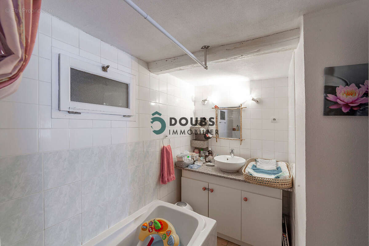 Appartement à FERRIERES-LE-LAC