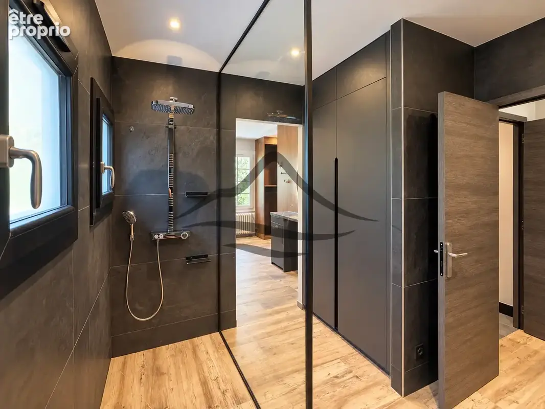 Aix-les-Bains - Villa contemporaine de 190 m2 vue lac et montagnes - photo 11