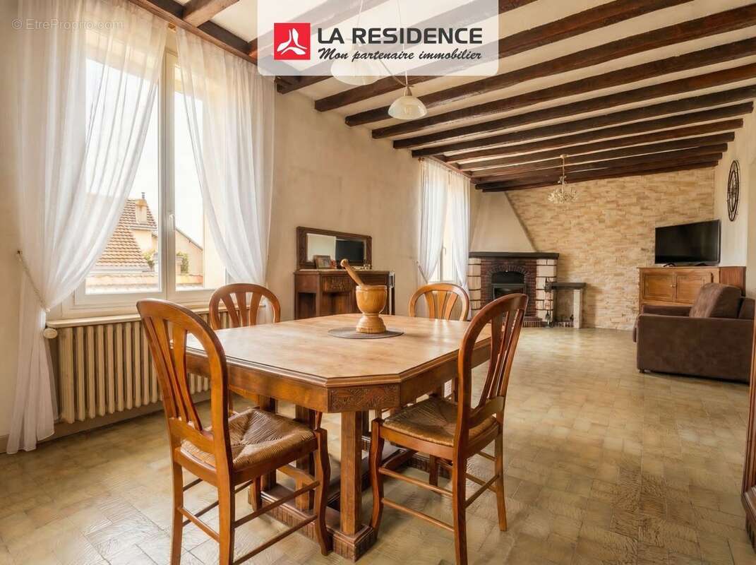 Maison à EZY-SUR-EURE