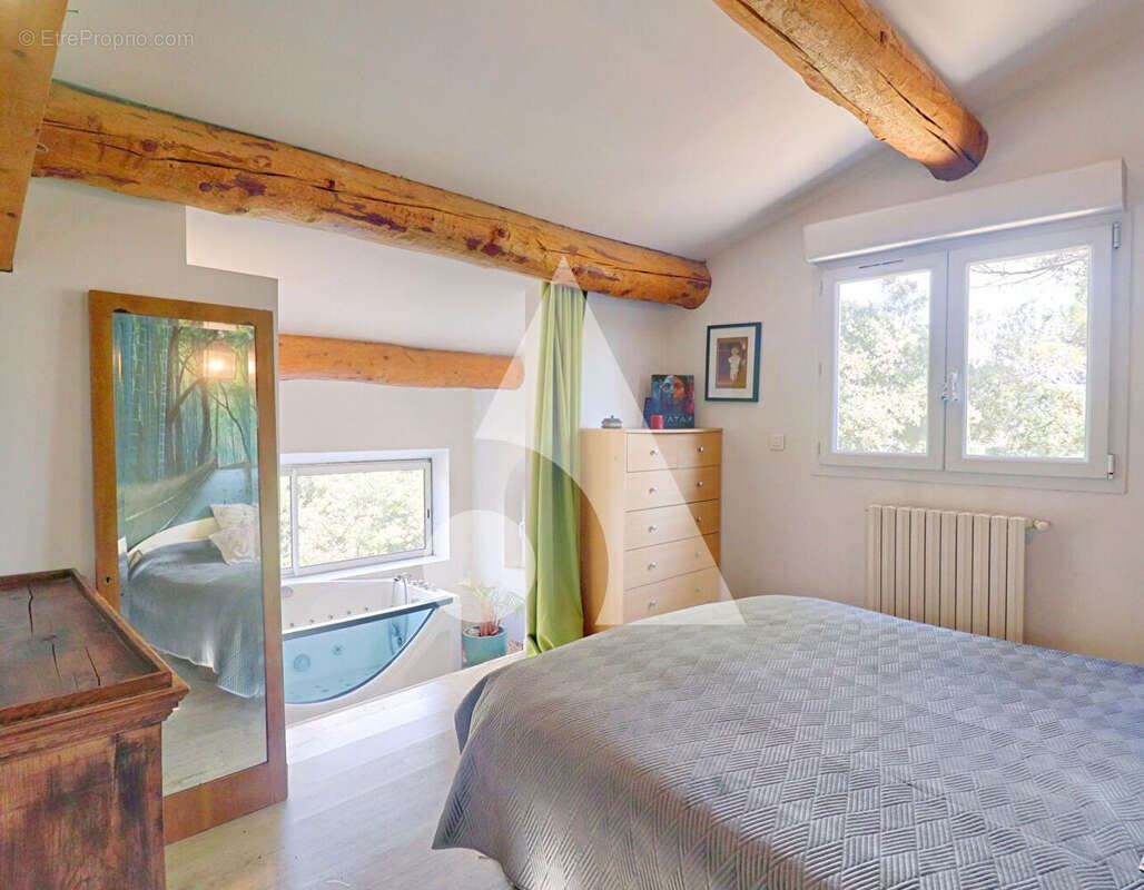 Maison à PEYPIN-D&#039;AIGUES