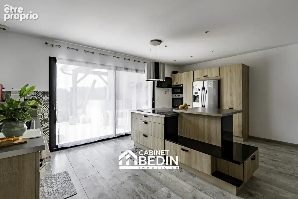 Maison 4 pièces 169 m² à vendre à Saint-Martin-Du-Bois (33910) - photo 4