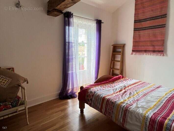 Jolie Maison de 3 Chambres avec Une Cour - photo 18