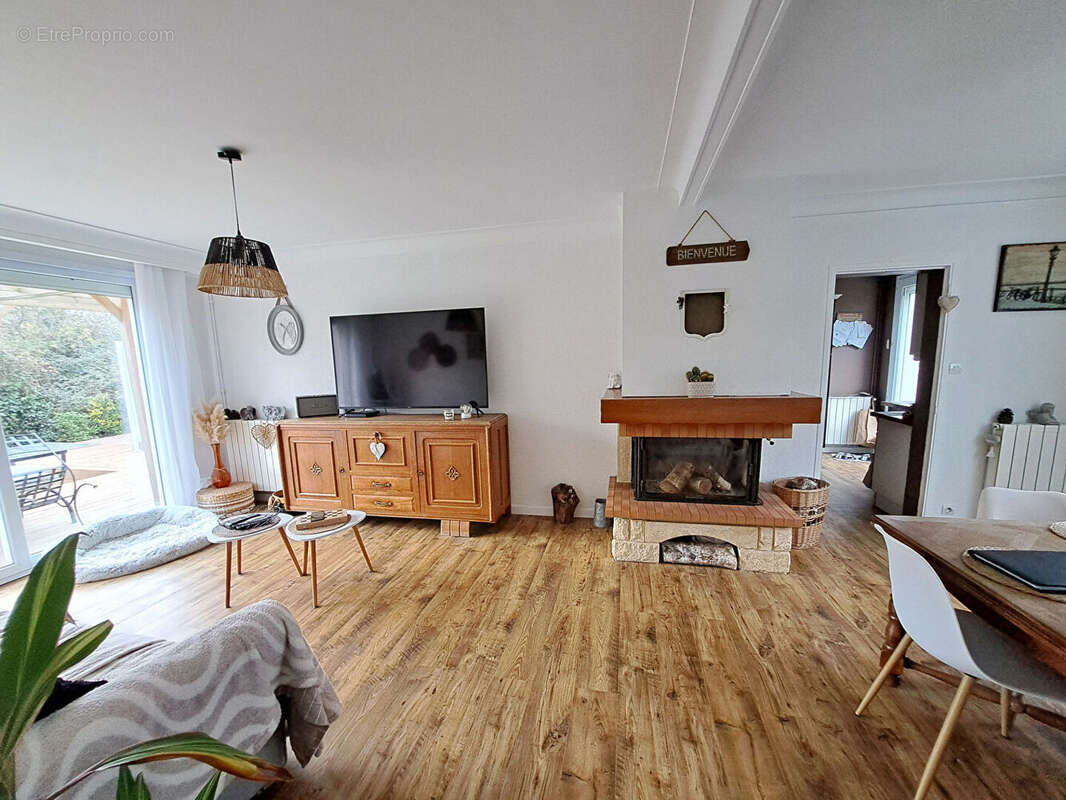 Maison à SAINT-CHRISTOPHE-DU-LIGNERON