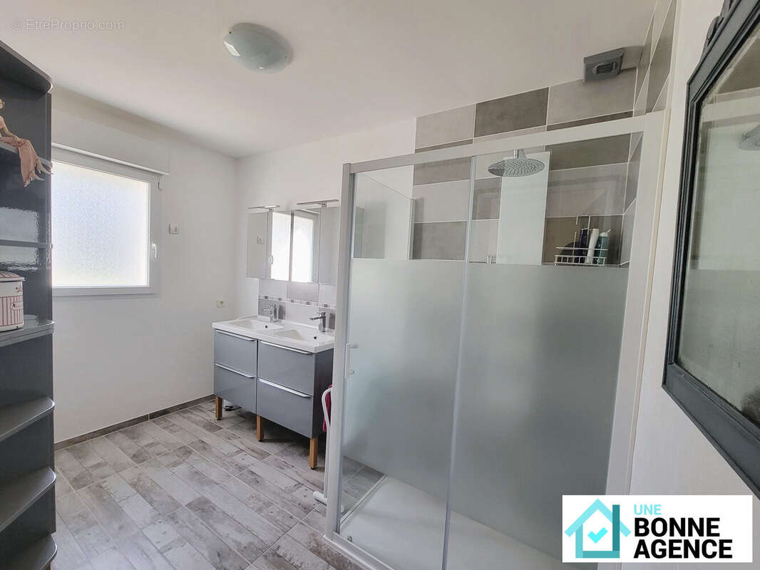 Maison à NAZELLES-NEGRON