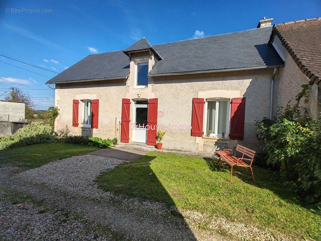 Maison à SAINT-PIERRE-DE-MAILLE