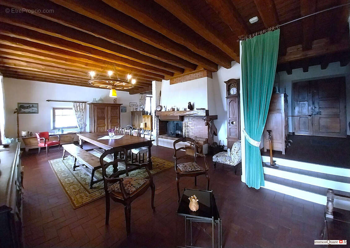 Salle à manger - Maison à SAINT-ISMIER