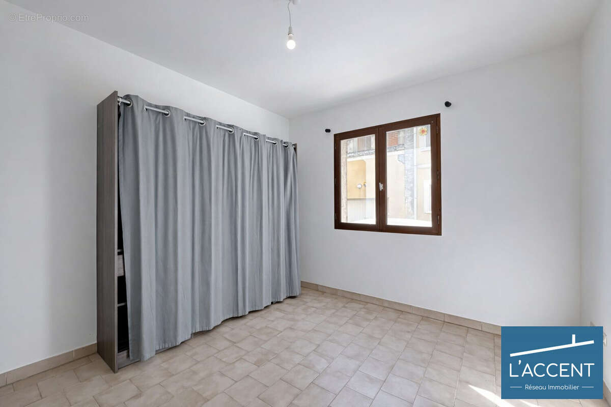 Chambre 1 - Appartement à MARSILLARGUES