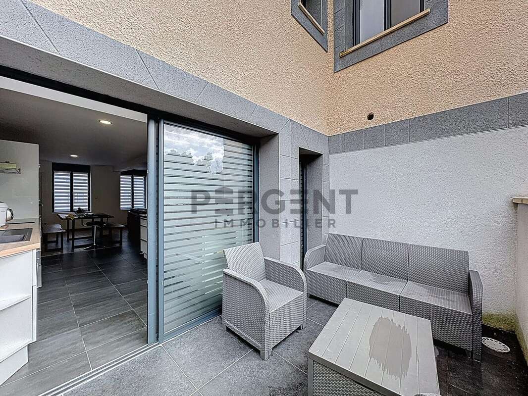 Maison à NOUZONVILLE