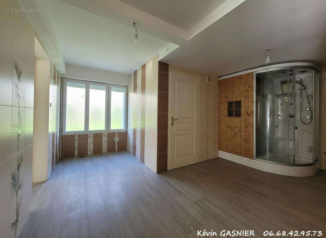 ANGOULEME (16000) : Maison familiale de 144m2 avec garage et piscine - photo 8