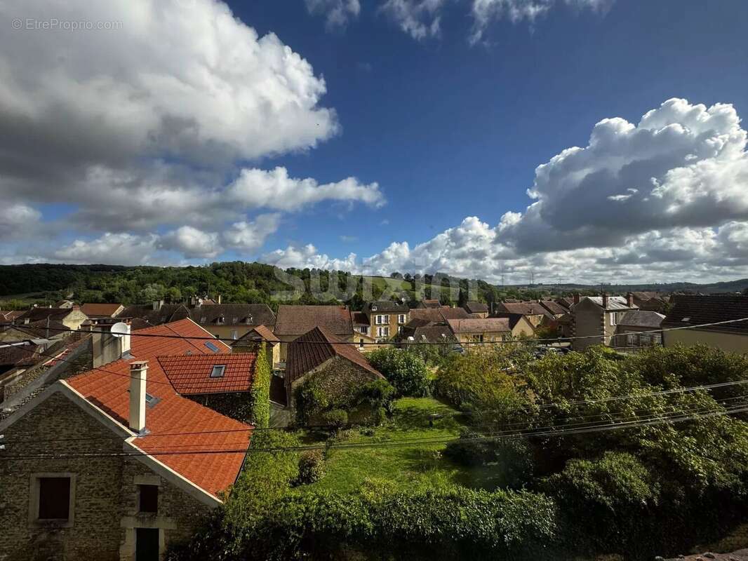 Maison à LUCY-LE-BOIS
