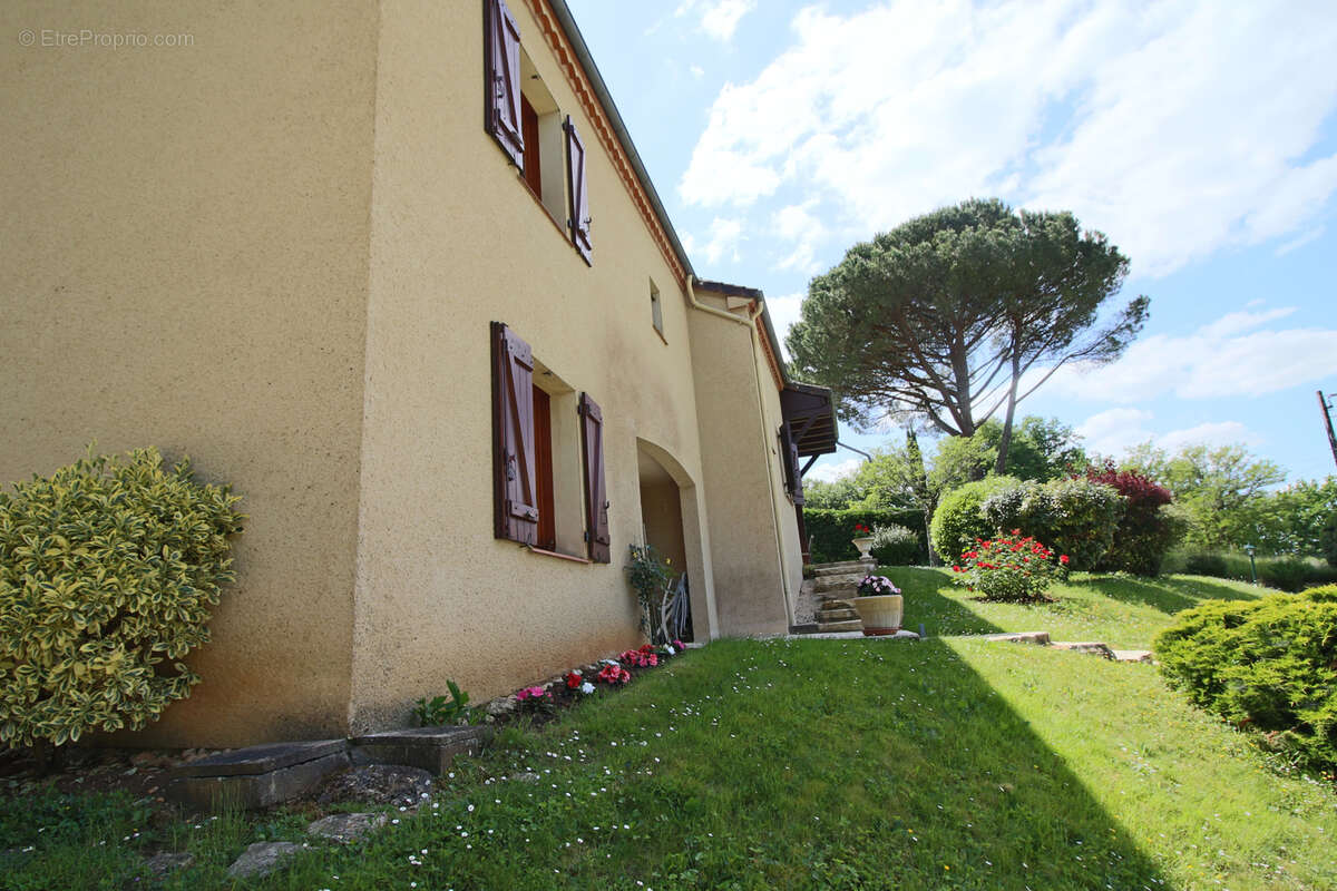 Maison à PUY-L&#039;EVEQUE