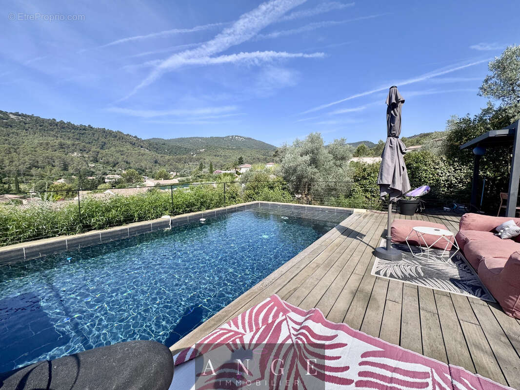 Maison à SOLLIES-TOUCAS