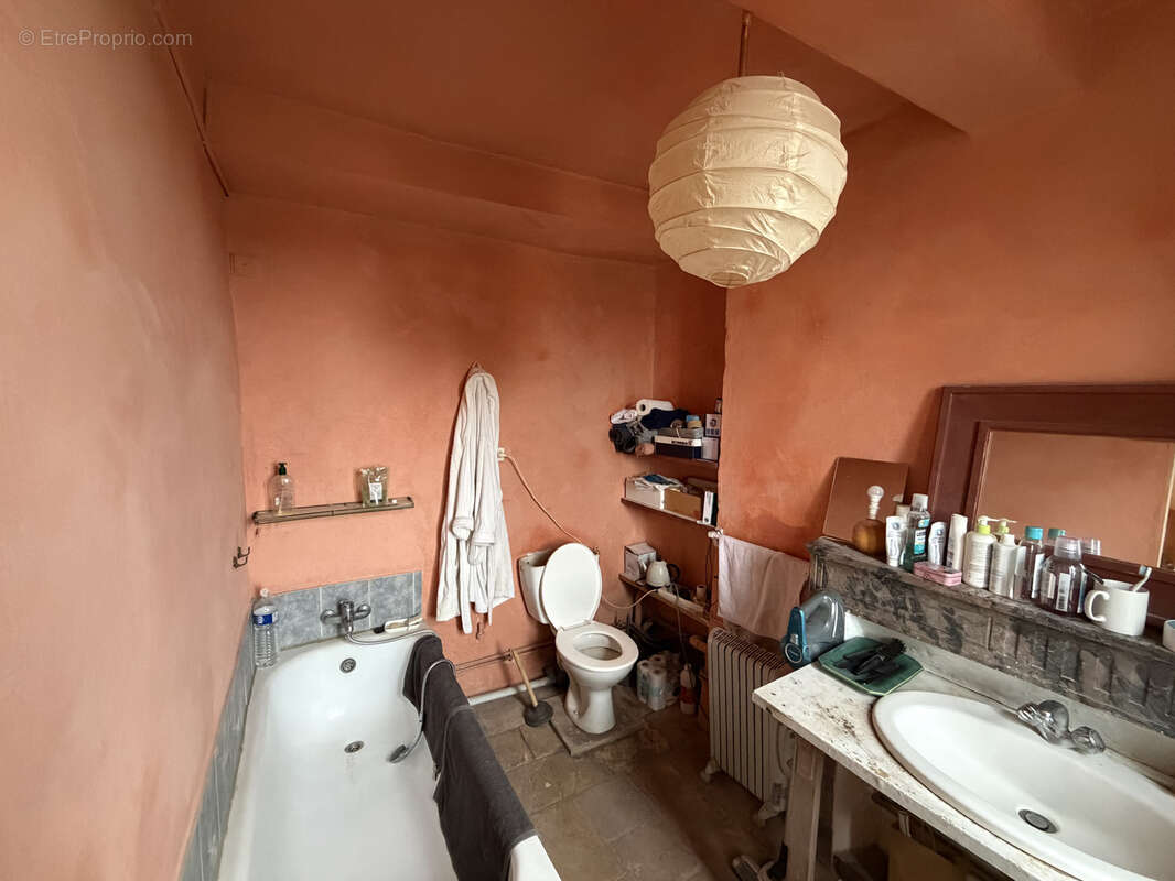 Maison à SAINT-QUENTIN-LA-POTERIE