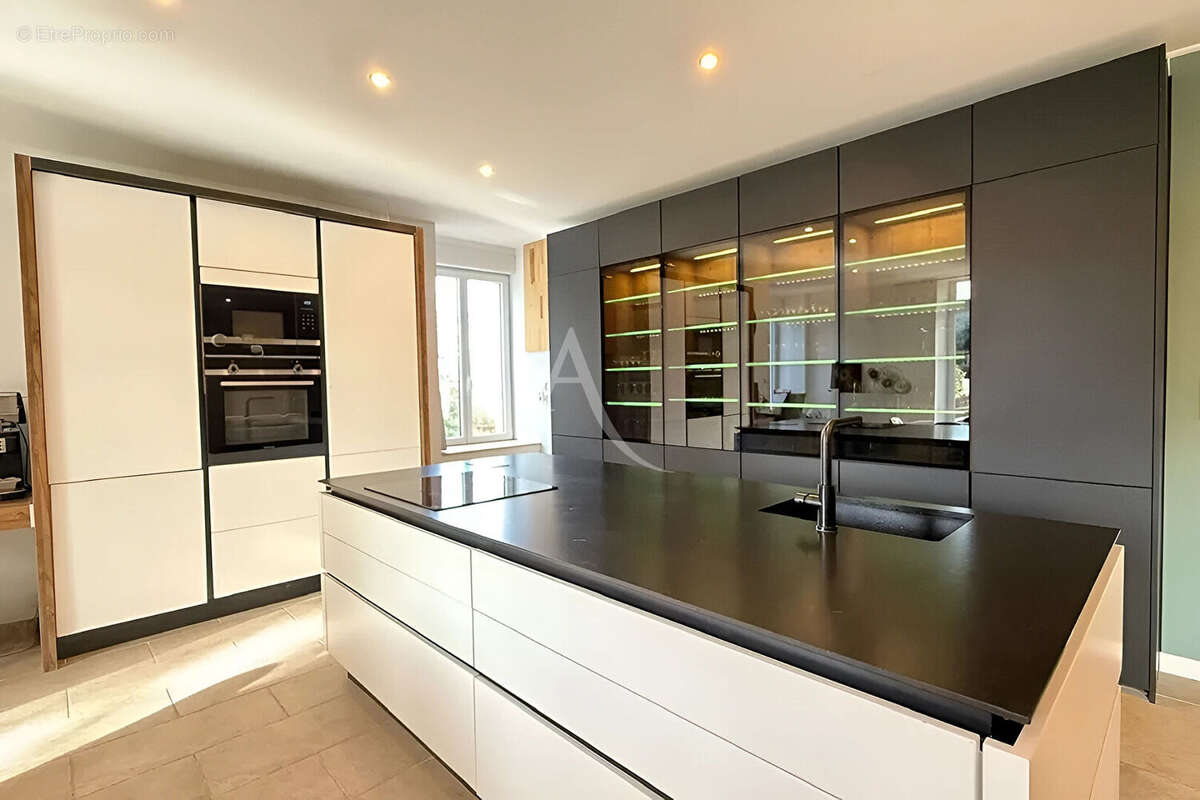 Maison à LA CAILLERE-SAINT-HILAIRE