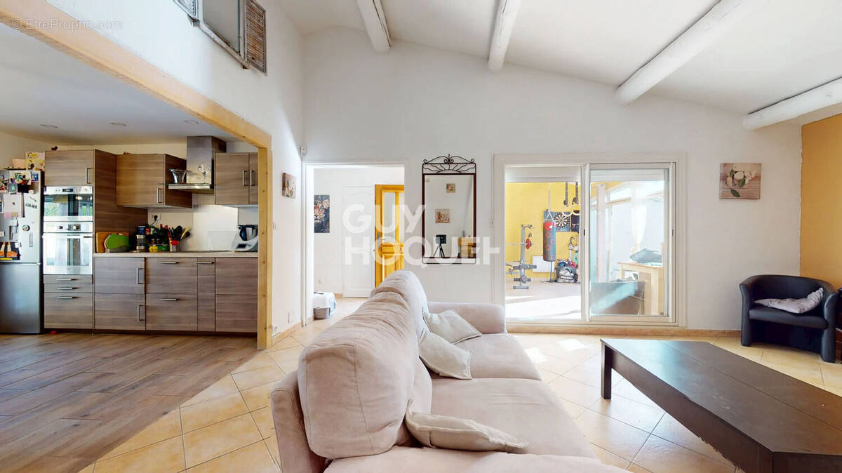 Maison à MORIERES-LES-AVIGNON