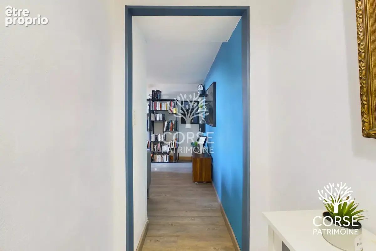 Appartement T3 rénové en plein coeur du village - photo 5