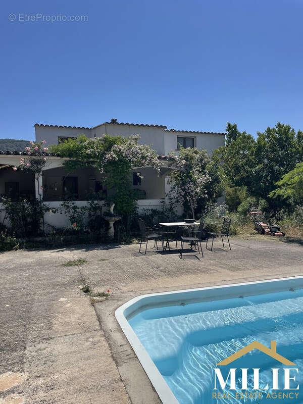 Maison à CUGES-LES-PINS