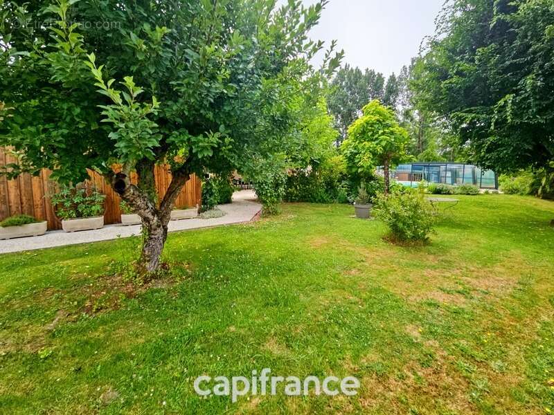 Maison à TIZAC-DE-LAPOUYADE